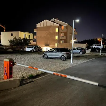 Dubrava アパート *